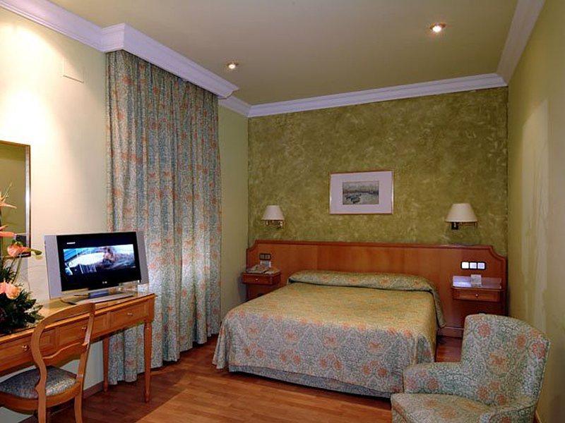 Regencia Colon Hotel Barcelona Ngoại thất bức ảnh