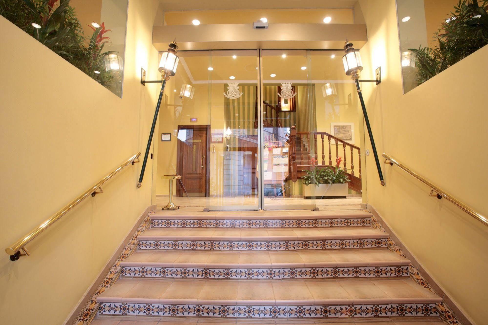 Regencia Colon Hotel Barcelona Ngoại thất bức ảnh