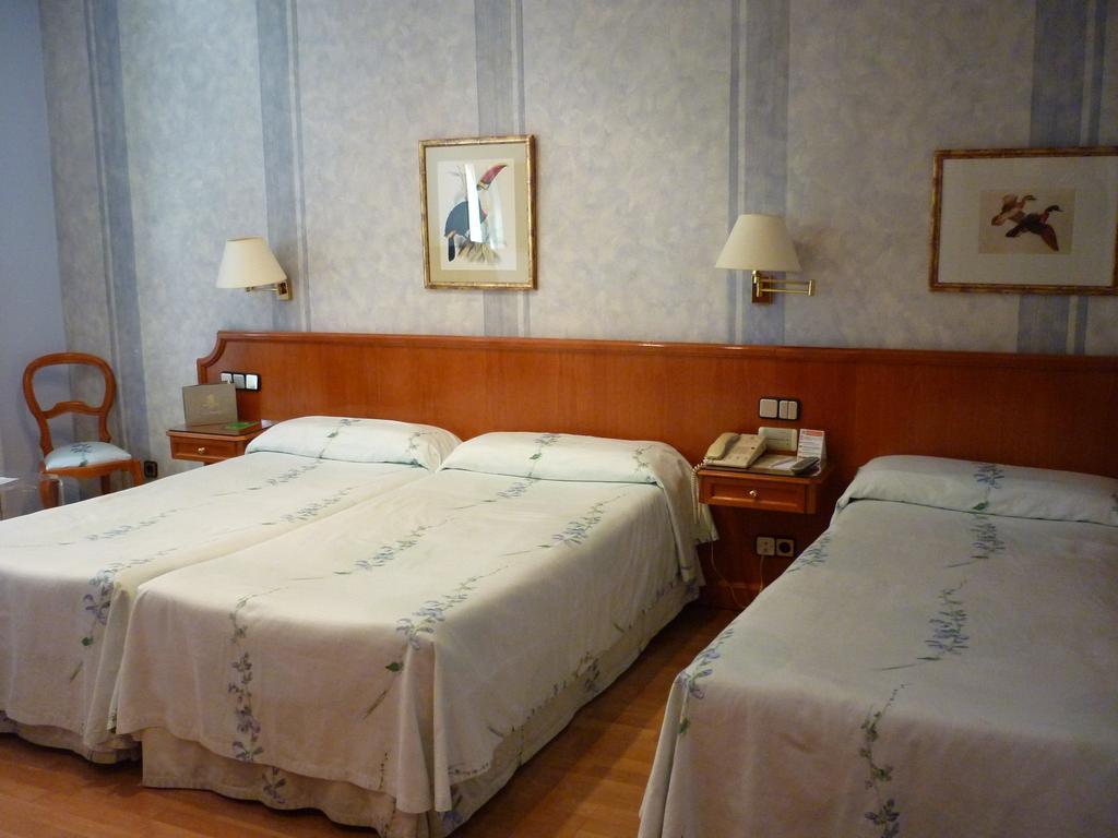 Regencia Colon Hotel Barcelona Ngoại thất bức ảnh